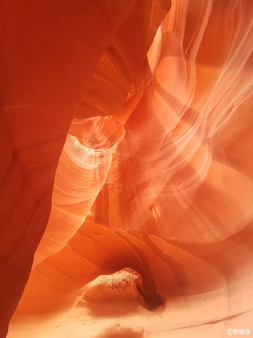 《羚羊谷系列——光的殿堂》ANTELOPE CANYON SERIES——THE PALACE THE LIGHT